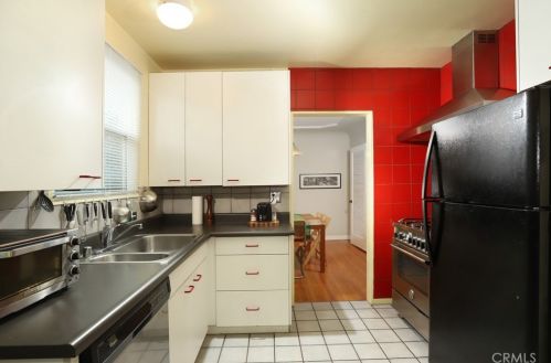 1205 Cleveland Rd, Glendale CA  91202-2602 exterior