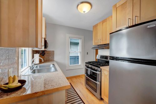 1383 Juliet Ave, Saint Paul MN  55105-2502 exterior