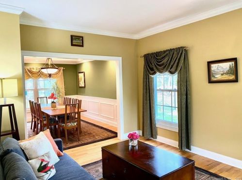 276 Soundview Ave, Huntington CT  06484-2137 exterior