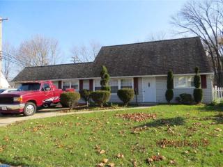 75 Mill Dr, Levittown PA  19056-3618 exterior