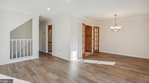9145 Galbreth Ct, Springfield VA  22153-1110 exterior