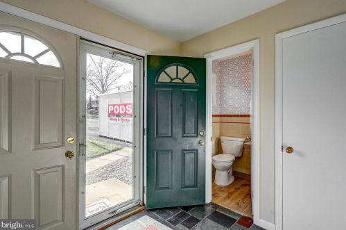 3075 Essex Pl, Lancaster PA  17601-1612 exterior