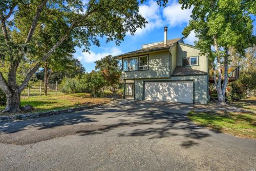 14430 Morelli Ln, Sebastopol, CA 95472-9346