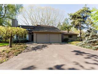 24736 Prairie View Dr, Aurora, OR 97002-9545