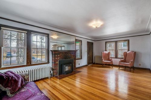 1202 Jessamine Ave, Saint Paul, MN 55106-2805