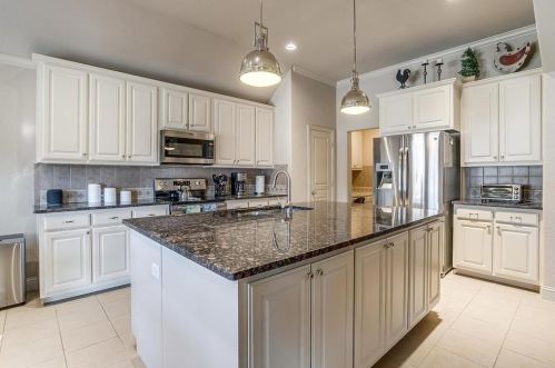 405 Sterling Dr, Fort Worth TX  76126-2461 exterior