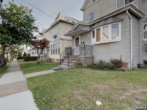 61 Marsellus Pl, Outwater, NJ 07026-1926