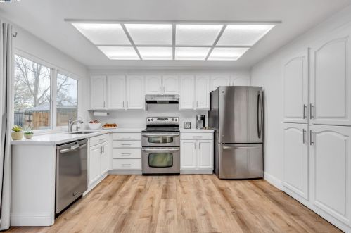 742 Blue Ridge Ln, Vacaville, CA 95688-2023
