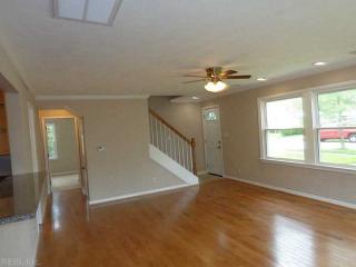 615 Burleigh Ave, Norfolk VA  23505-3305 exterior