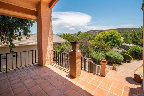 15515 Calistoga Dr, Ramona, CA 92065-4303