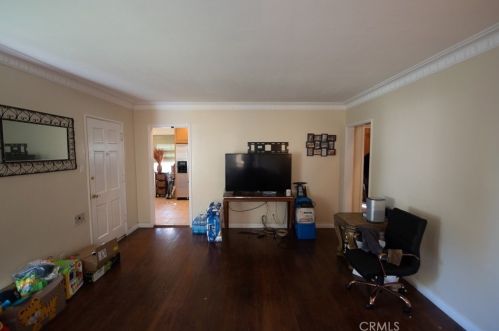 8119 2nd Ave, Inglewood, CA 90305-1504