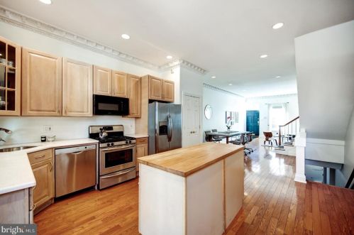 423 16 St, Philadelphia PA  19146-1657 exterior