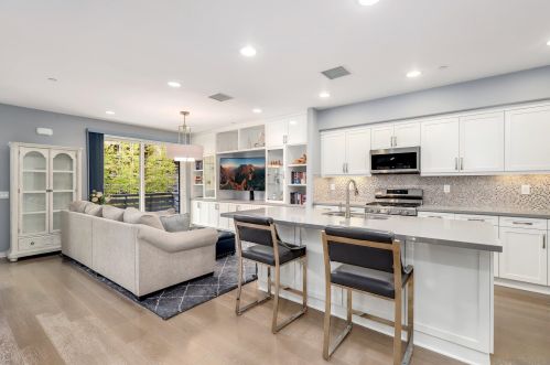 2515 State St, Carlsbad, CA 92008-1623
