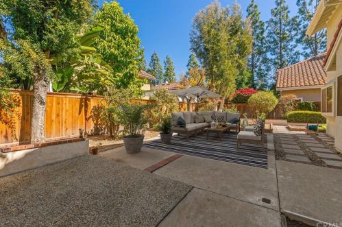 7 Fierro, Irvine CA 92614-5319 exterior