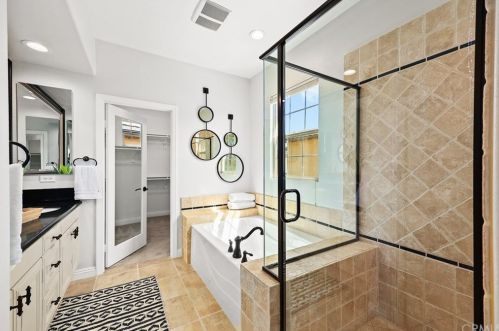 108 Spanish Lace, Irvine CA  92620-3424 exterior