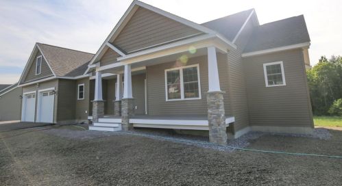 9 Glidden Rd, Laconia, NH 03249-7876