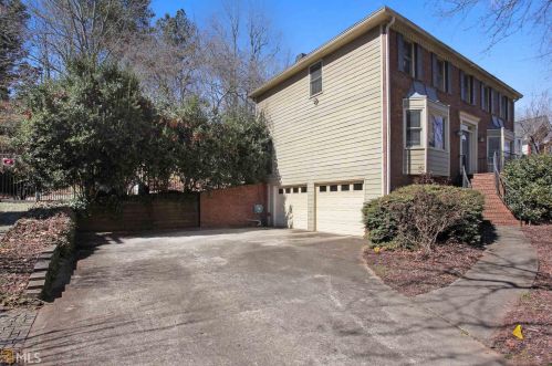 815 Deep Lake Dr, Kennesaw, GA 30144-1380