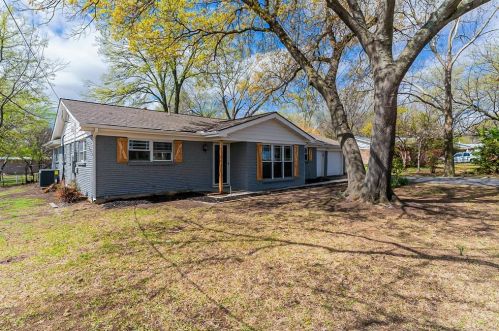 6015 Ten Mile Bridge Rd, Fort Worth, TX 76135-1334