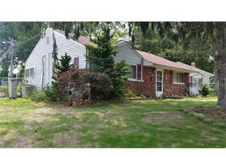 6 Regent Ct, Edison, NJ 08817-4011