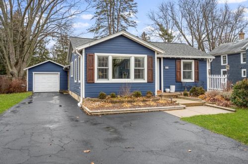 425 Cleveland Ave, Batavia, IL 60510-2719