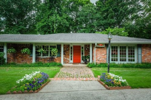 517 Old Tucker Rd, Stone Mountain, GA 30087-2725