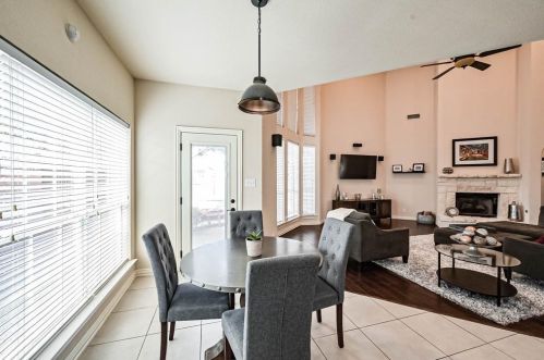 10512 Stonehill Dr, Fort Worth TX  76126-4547 exterior