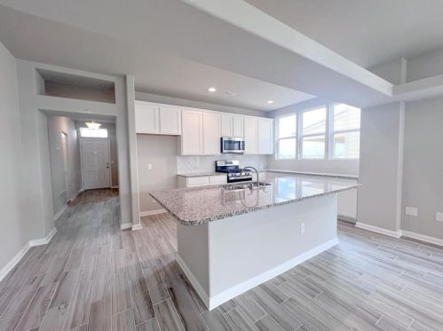 657 Ferrule Dr, Uhland, TX 78640