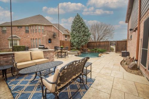 3609 Cimarron Dr, Carrollton TX 75007-6304 exterior