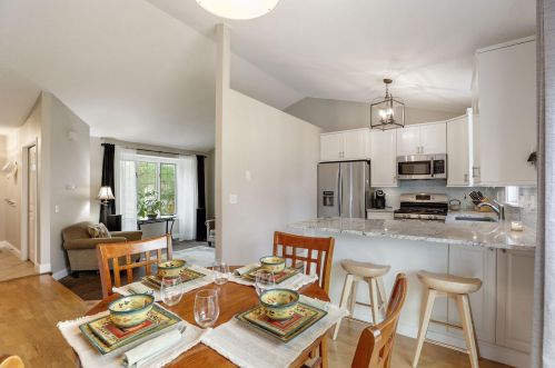 9063 Glacier Rd, Saint Paul MN  55125-3467 exterior