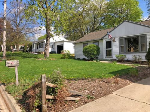 603 Bourn St, Alden, IL 60033-1813