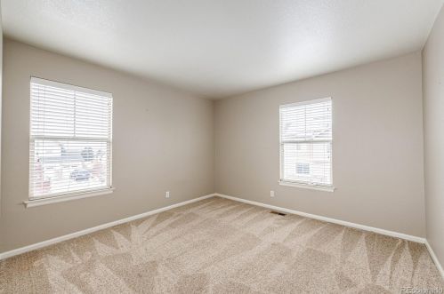 280 Elk Ct, Aurora CO 80016-4104 exterior