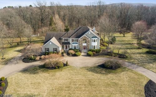 9 Dege Farm Rd, Califon, NJ 07830-3441