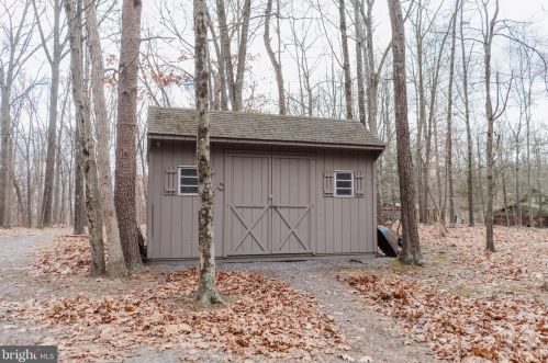 170 Oneida Trl, Hedgesville WV  25427-5248 exterior