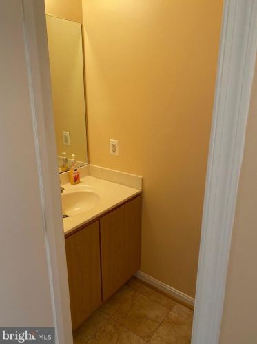 276 Amberleigh Dr, Silver Spring MD  20905-5927 exterior