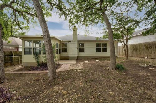 2208 Coats Cir, Austin TX  78748-3403 exterior