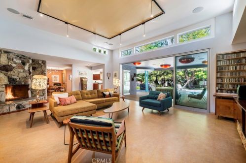 1107 Riviera Dr, Santa Ana CA 92706-1841 exterior