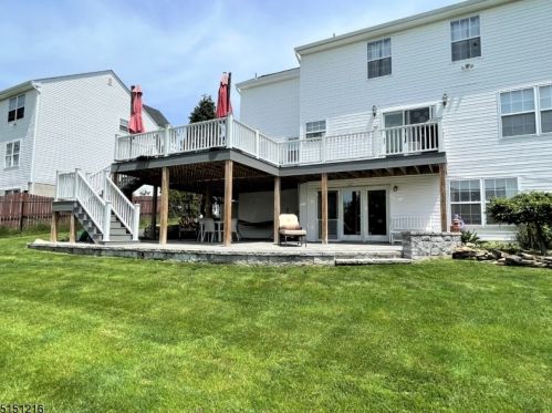 3 Mulligan Dr, Roxbury Township, NJ 07836-4743