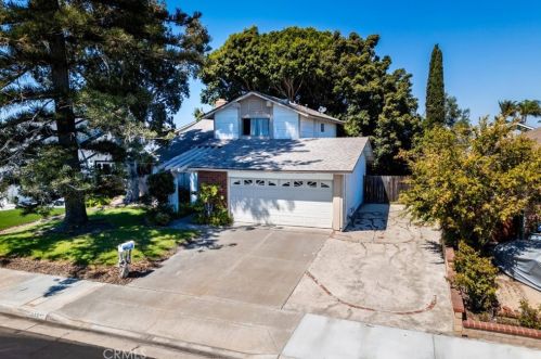 8411 Norfolk Dr, Huntington Beach, CA 92646-4420