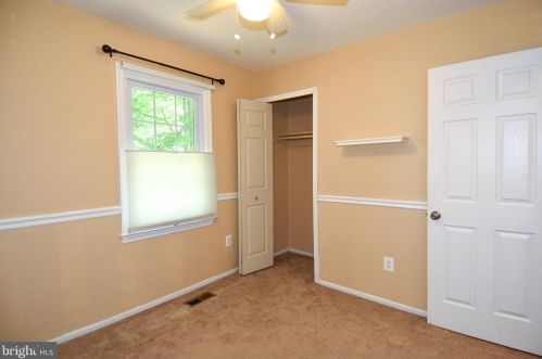 5640 Kirkham Ct, Springfield VA  22151-1709 exterior