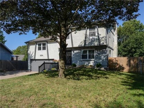 2104 Arrowhead Cir, Olathe, KS 66062-2469
