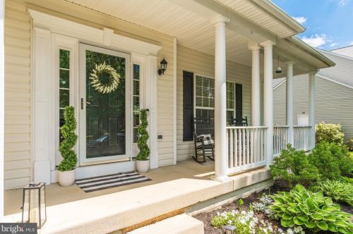 608 Marshall Dr, Leesburg, VA 20176-2398