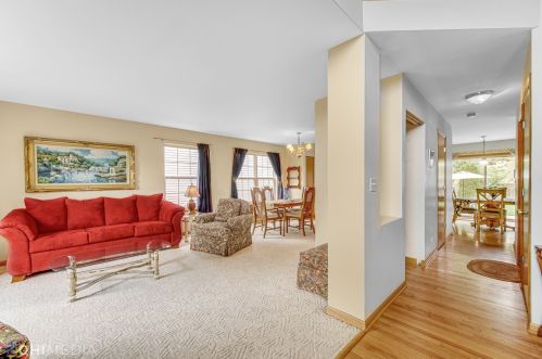664 Haverhill Ln, South Elgin, IL 60177-3210