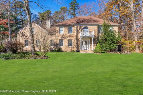 6 Pitney Ln, Jackson Twp, NJ 08527-2930