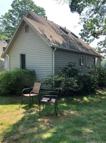 21 Shore Dr, Lyme, CT 06371-1274