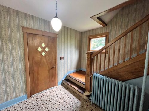 4224 Gladstone St, Duluth, MN 55804-1923