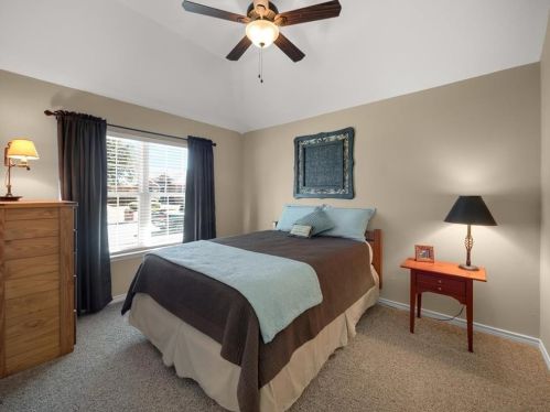 3833 Harrison Dr, Carrollton TX 75010-6323 exterior