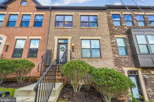 5746 10th Rd, Arlington, VA 22205-2302