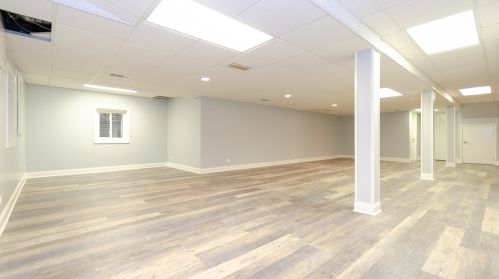 480 81 St, Willowbrook IL  60527-5985 exterior