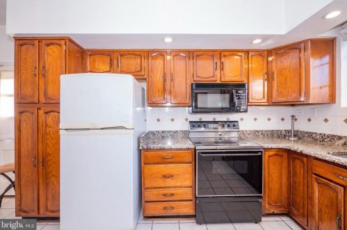 8921 2 Ave, Silver Spring MD 20910-2149 exterior