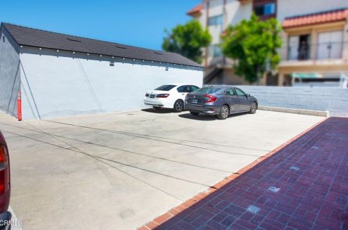 221 Isabel St, Glendale CA  91207-1722 exterior